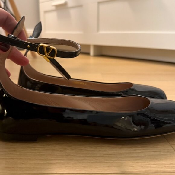 ✨ Valentino Garavani “Tango” Black Patent Flats – Brand New in Box  38.5/8.5 - Picture 5 of 13